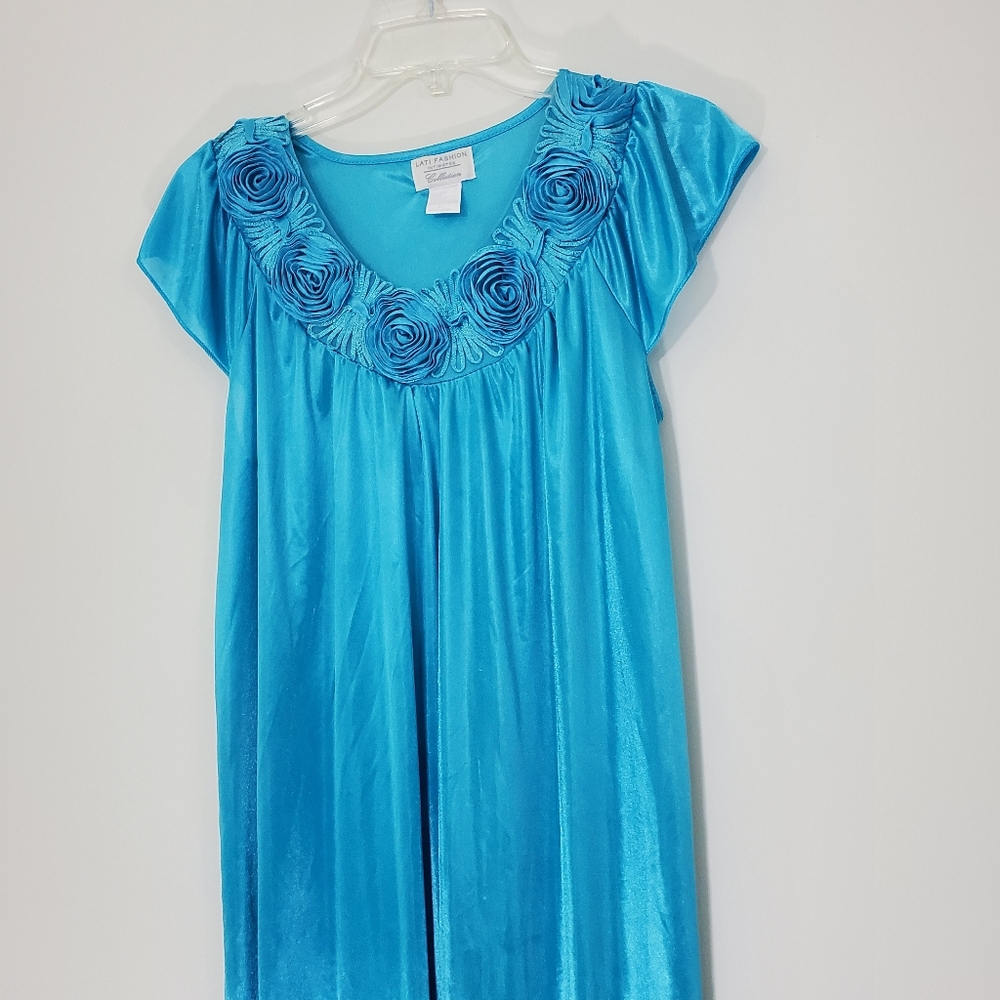 Silky Satin Oversized Lux Full Nightgown flared Rosette Lati runs Large